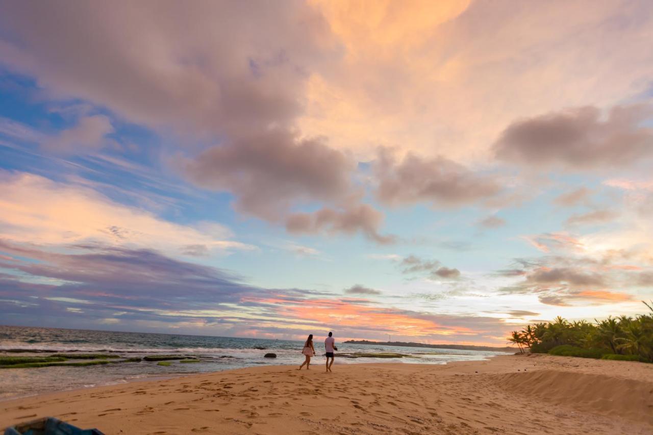 Rock Violet Lakefront Cabanas & Restaurent Tangalle Exterior photo